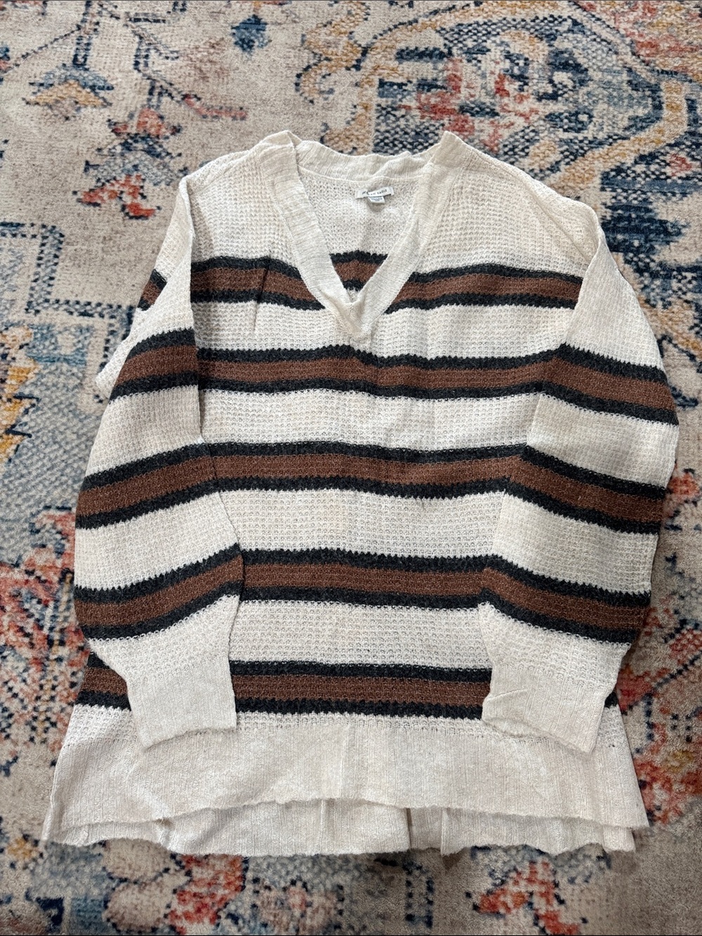 Cream Striped V-Neck women’s Sweater - Casual Layered Look size extra small